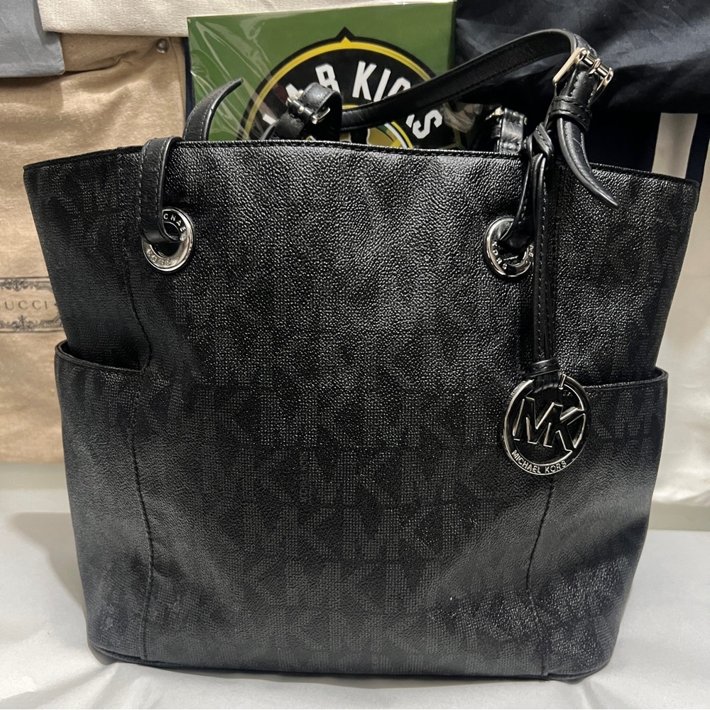 Michael Kors Jet Set Black Tote